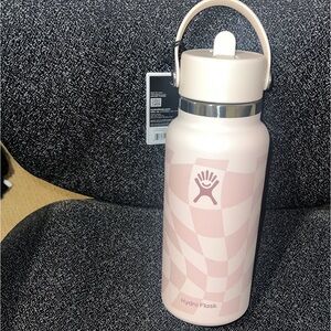 Hydro Flask Checkered Pink Bottle